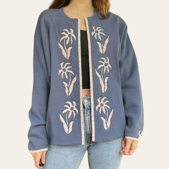 Handmade/reworked one of a kind floral cardigan - Picture 6 of 8